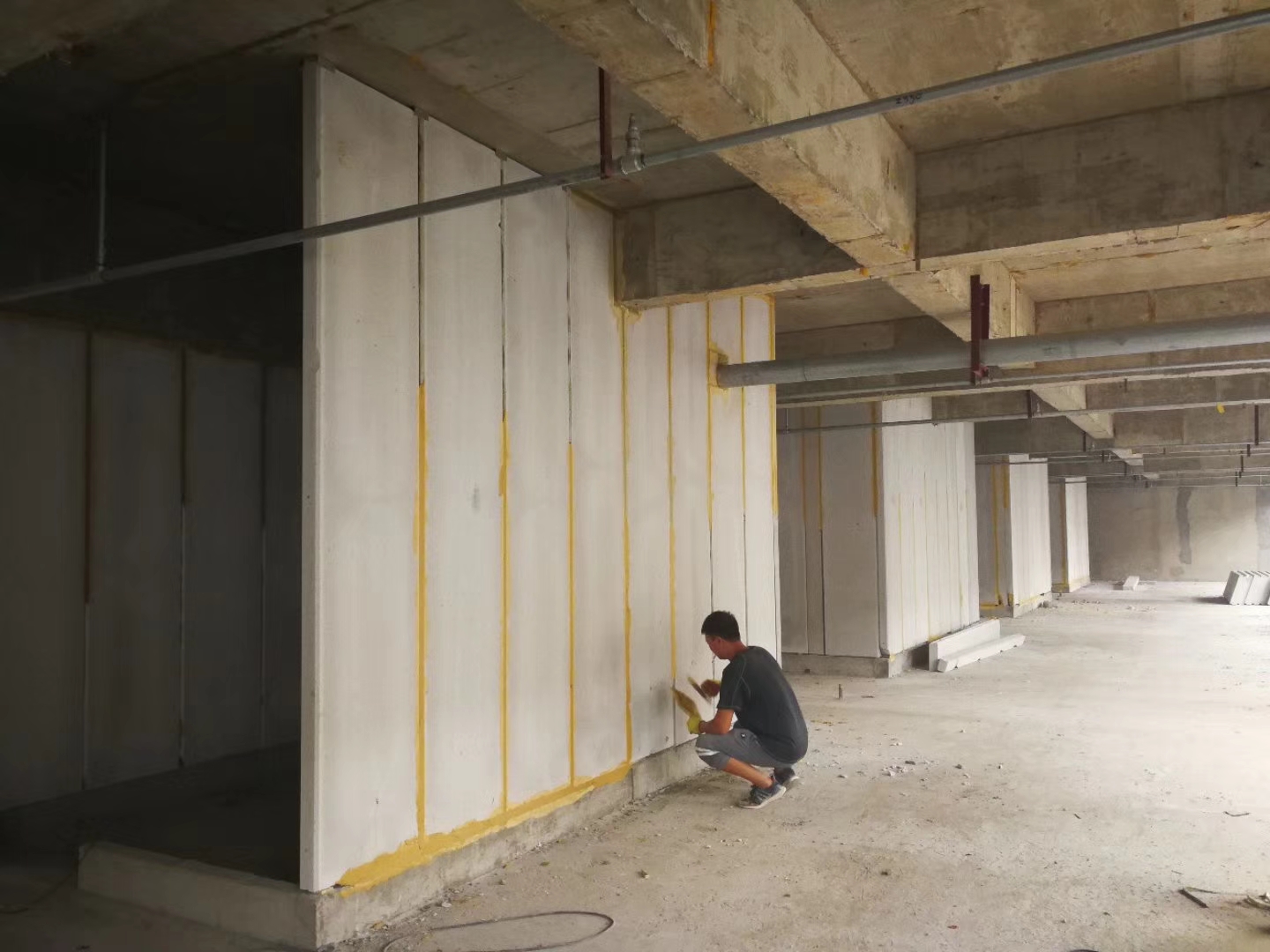 浦城无机发泡轻骨料混凝土隔墙板施工技术性能研究